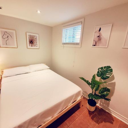 Lovely Home Toronto Airport Екстер'єр фото